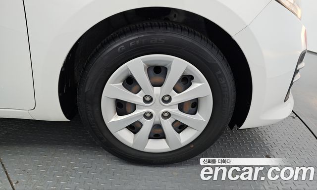 Kia pride 2016 — photo 7