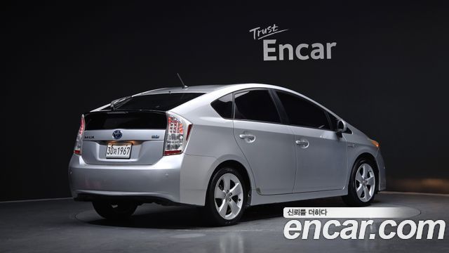 Toyota Prius 2011 — photo 2