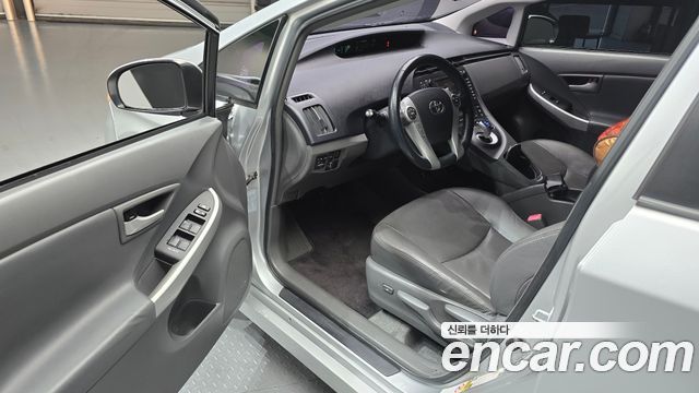 Toyota Prius 2011 — photo 10