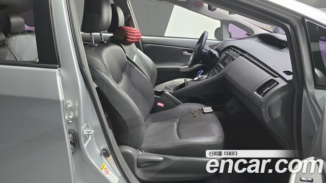 Toyota Prius 2011 — photo 11