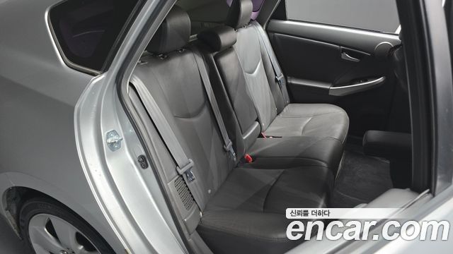 Toyota Prius 2011 — photo 12