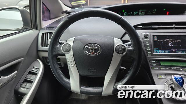 Toyota Prius 2011 — photo 13