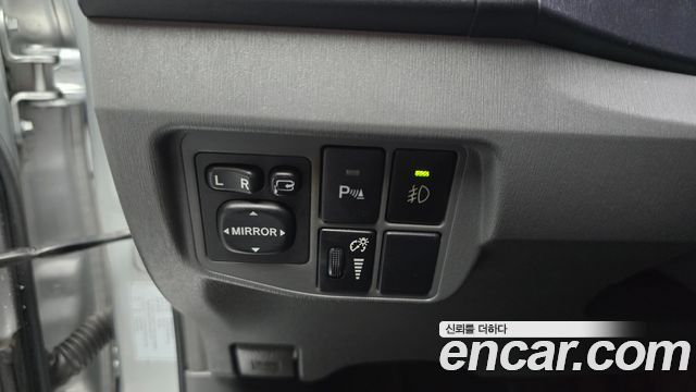 Toyota Prius 2011 — photo 18