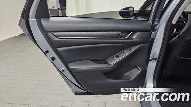 Honda Accord 2019 — photo 15