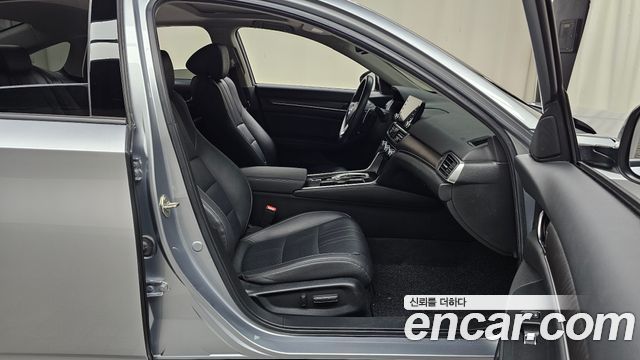 Honda Accord 2019 — photo 16