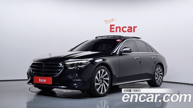 Mercedes-Benz E-Class 2024 — photo 1