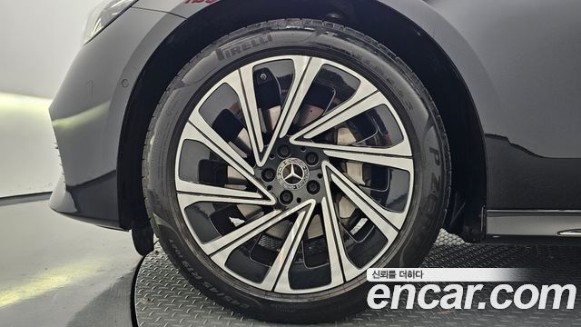 Mercedes-Benz E-Class 2024 — photo 5