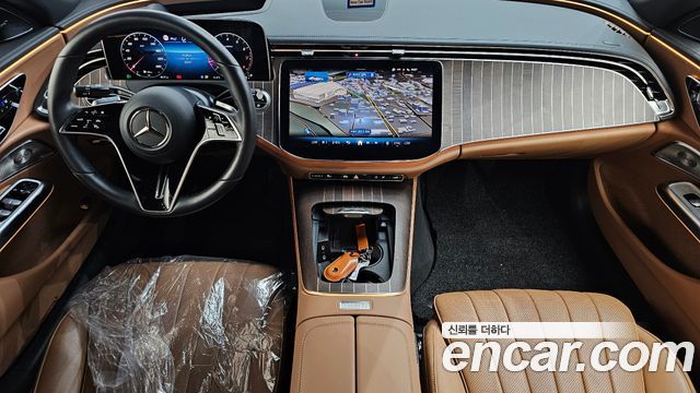 Mercedes-Benz E-Class 2024 — photo 10