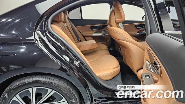 Mercedes-Benz E-Class 2024 — photo 17