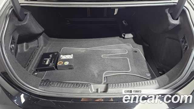 Mercedes-Benz E-Class 2024 — photo 23