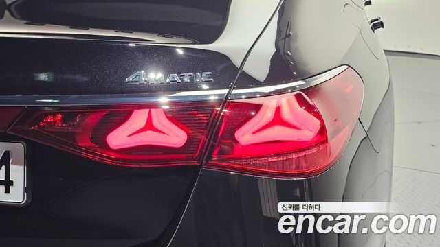 Mercedes-Benz E-Class 2024 — photo 9