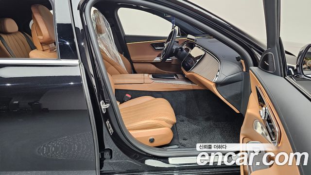 Mercedes-Benz E-Class 2024 — photo 16