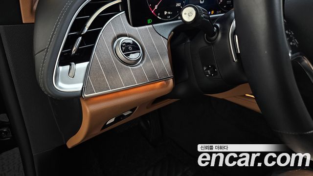 Mercedes-Benz E-Class 2024 — photo 28
