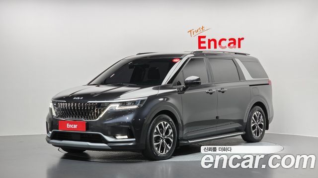 Kia Canival 2023 — photo 1