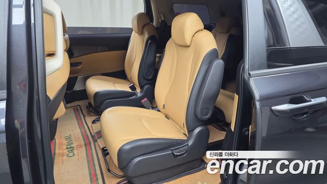 Kia Canival 2023 — photo 18