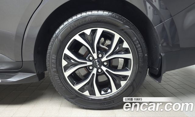 Kia Canival 2023 — photo 7