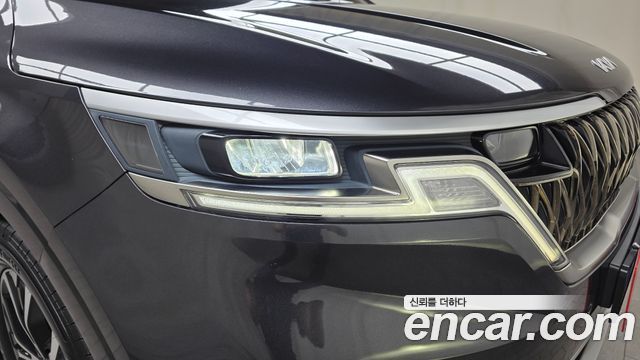 Kia Canival 2023 — photo 8