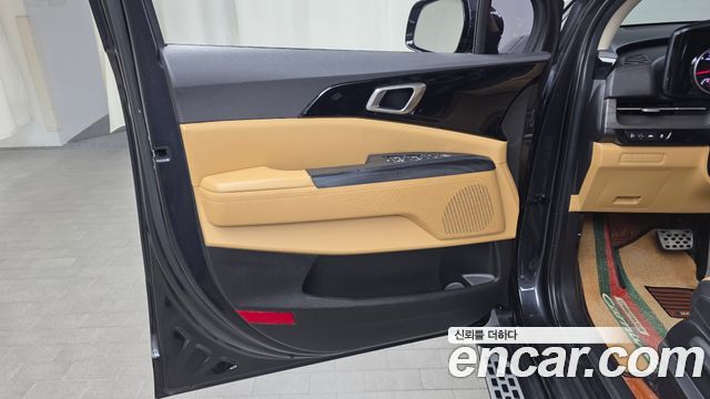 Kia Canival 2023 — photo 14