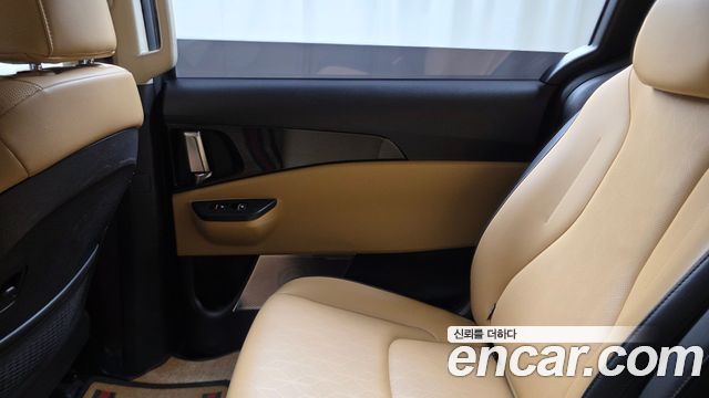 Kia Canival 2023 — photo 15
