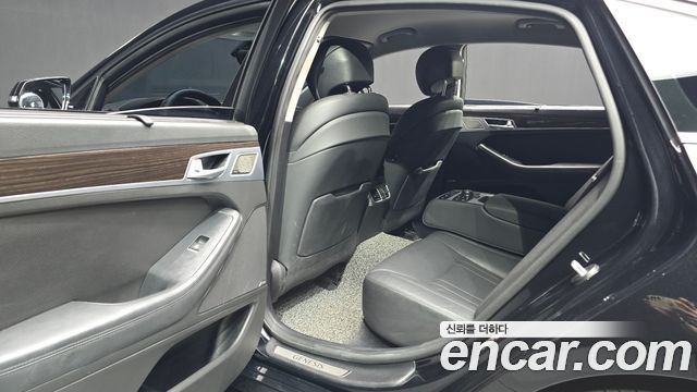 Genesis G80 2017 — photo 11