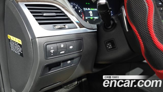 Genesis G80 2017 — photo 20