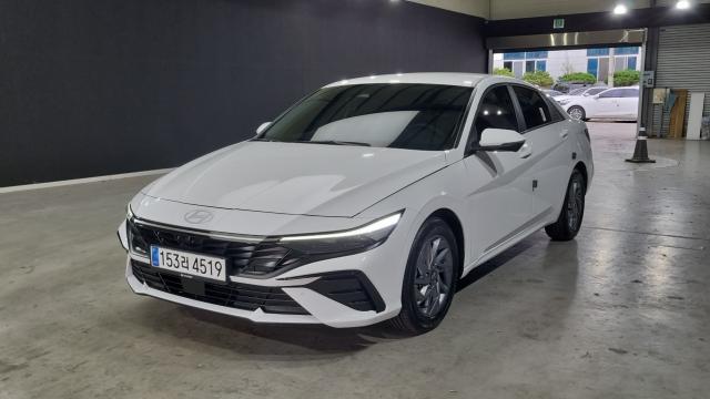 Hyundai AVANTE 2024 — photo 1