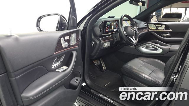 Mercedes-Benz GLE-Class 2021 — photo 13