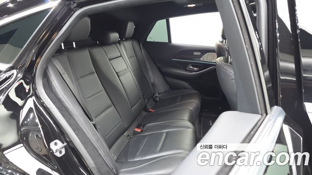 Mercedes-Benz GLE-Class 2021 — photo 17