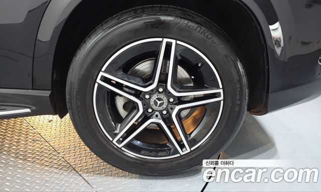 Mercedes-Benz GLE-Class 2021 — photo 7