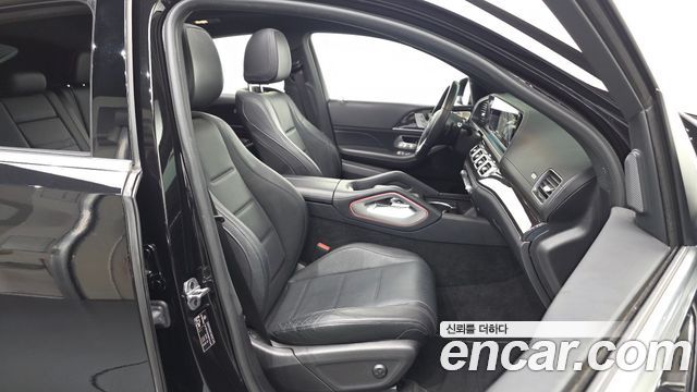 Mercedes-Benz GLE-Class 2021 — photo 16