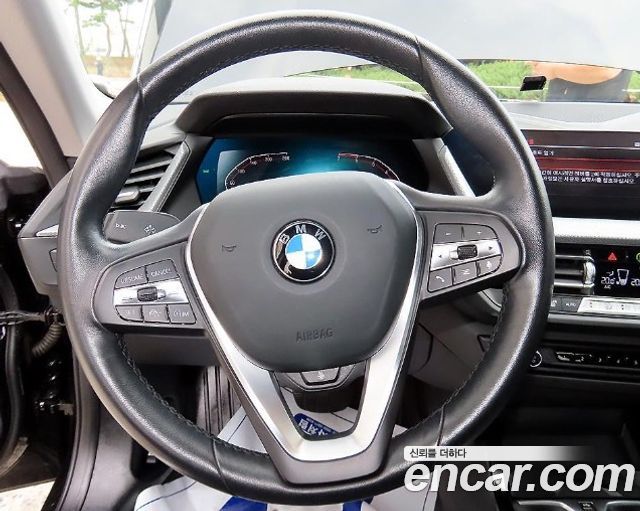 BMW 2-Series 2023 — photo 10