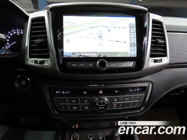 KG Mobility Rexton 2018 — photo 12