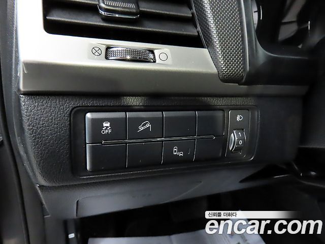 KG Mobility Rexton 2018 — photo 15