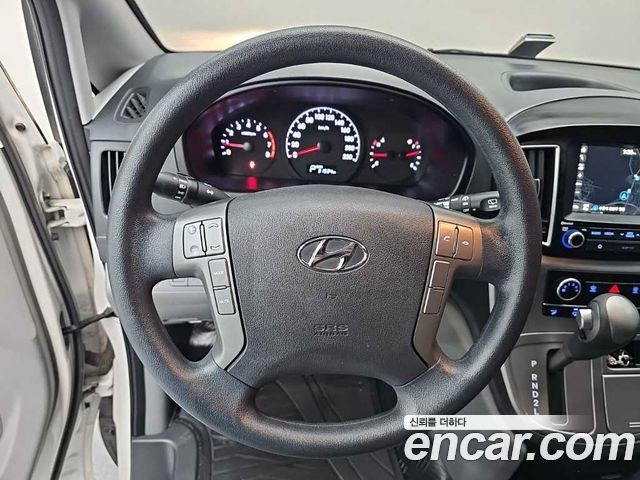 Hyundai Starex 2019 — photo 9
