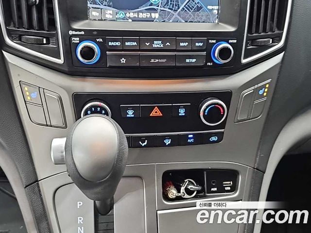 Hyundai Starex 2019 — photo 10