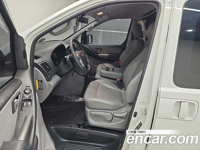 Hyundai Starex 2019 — photo 11