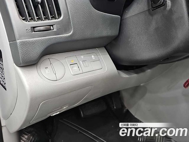 Hyundai Starex 2019 — photo 16