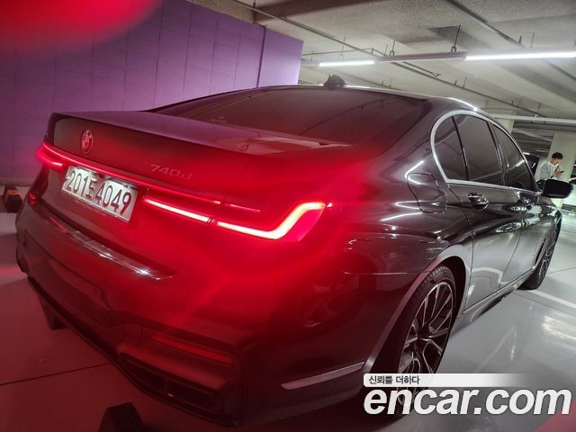 BMW 7-Series 2021 — photo 3