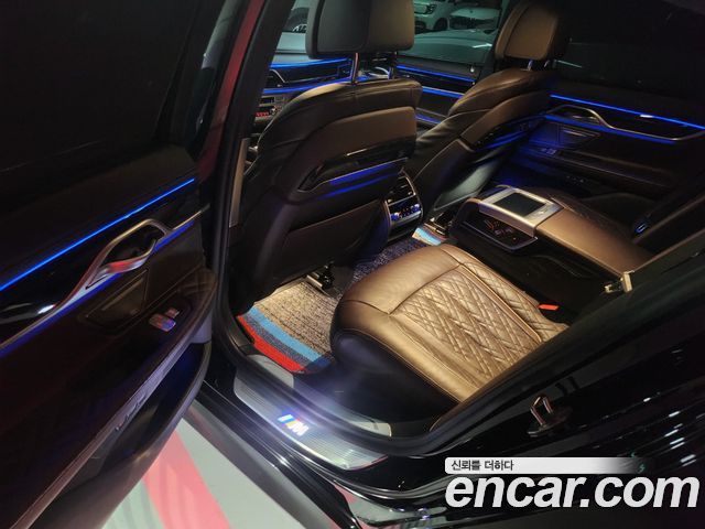 BMW 7-Series 2021 — photo 7