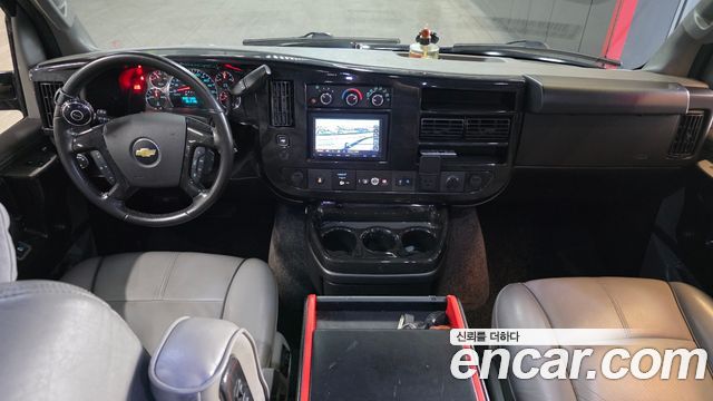 Chevrolet Express Van 2019 — photo 7