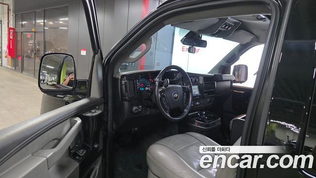 Chevrolet Express Van 2019 — photo 10