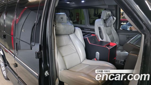 Chevrolet Express Van 2019 — photo 11