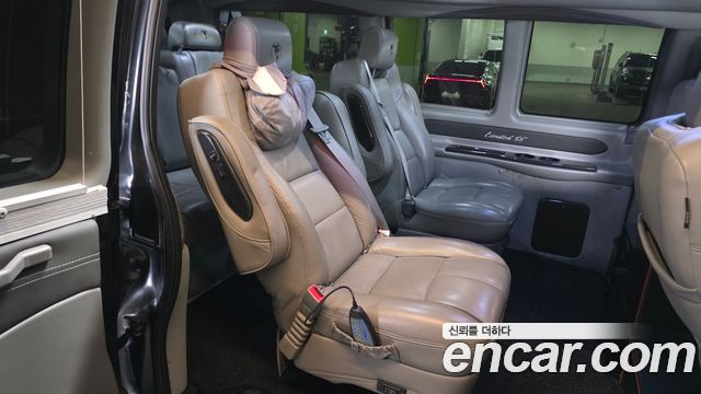 Chevrolet Express Van 2019 — photo 12