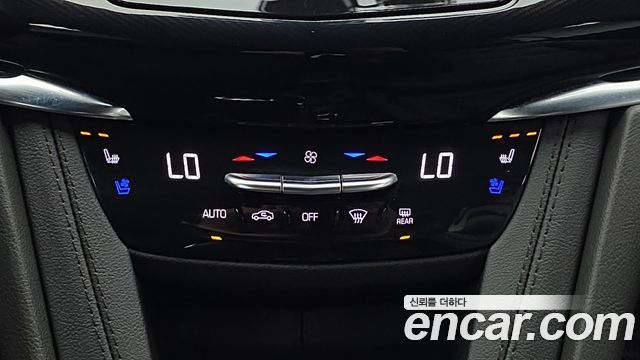 Cadillac XT6 2023 — photo 16