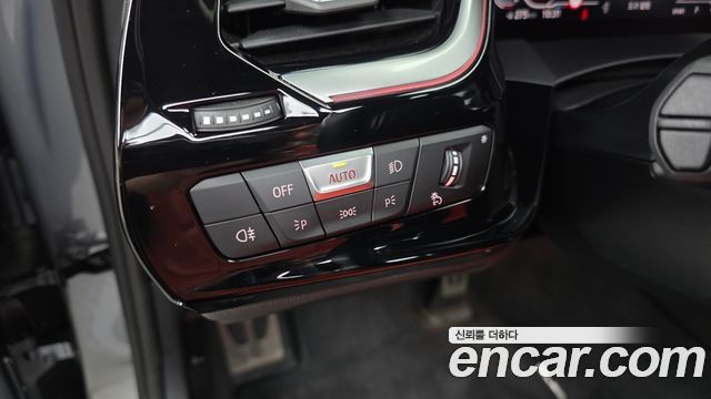 BMW Z4 2025 — photo 26