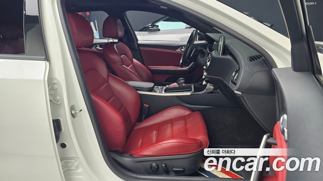Kia Stinger 2018 — photo 13