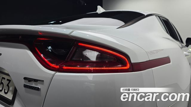 Kia Stinger 2018 — photo 9