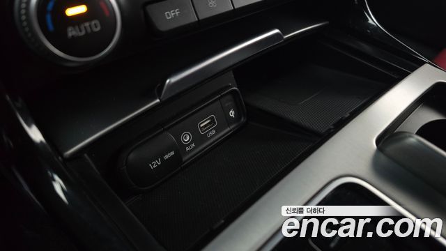 Kia Stinger 2018 — photo 28