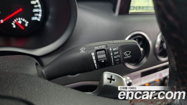 Kia Stinger 2018 — photo 30