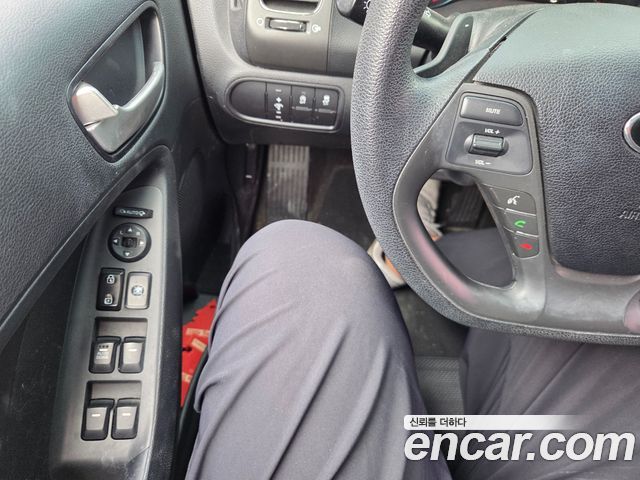 Kia K3 2017 — photo 12
